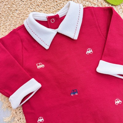 Macacão Tricotil (Tricot 100% Algodão) com Gola e Bordado - Vermelho Carrinhos